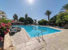 Dream Studio270m from the Beach, hotell i Kato Paphos