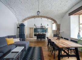 FAJRONT - krásny historický byt v srdci Kremnice、クレムニツァのアパートメント