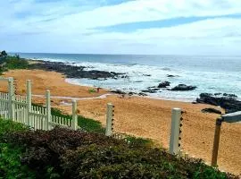 4 LA MER, BALLITO ON THE BEACH