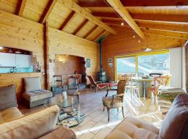 Chalet in the heart of the Val d'Anniviers resort, allotjament vacacional a Saint-Jean