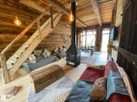 Grange de Marius - Authentique grange savoyarde, hotel in Albiez-Montrond