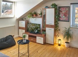 Green-Art-Living im Allgäu für 4 mit Queensize & WIFI, hotel in Lauben