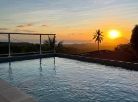 LES VILLAS PAMEYAQUE 2 F2 avec 1 piscine et 1 F3 avec 1 piscine, Superbe Vue sur la mer, vila u gradu 'Rivière-Salée'