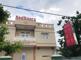 RedDoorz Syariah @ Jalan Pangeran Antasari 4, отель в городе Tanjungkarang