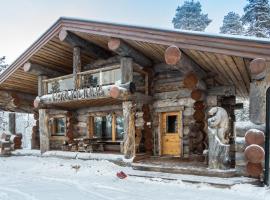 Spectacular Rural Log House with 2 Saunas next to a beautiful lake: Kuusamo şehrinde bir kulübe