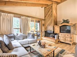1 Mi to Northstar California Truckee Townhome!, hotell i Truckee