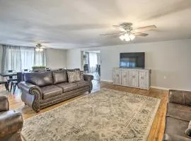 11 Mi to Lake Ouachita Family Cabin with Yard