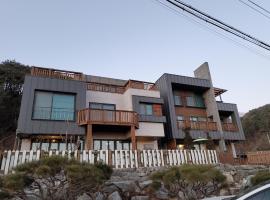 Grace River House-Block B, pet-friendly hotel in Hoengsong