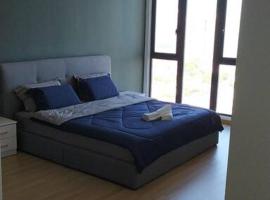 Jazz 313 Cosy 2-Bedroom Suite with Pool & Seaview, hotel cerca de Estrecho Quay, Bagan Jermal