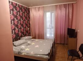 Готель-Хостел-Озерний, Hotel in Zarechʼye