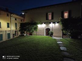 Casa Olmi Dependance, appartement in Castiglione dʼIntelvi