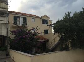 Apartment Vesna, hotelli kohteessa Supetar