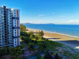 TimurBay Seafront Holiday Pool & Seaview