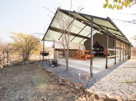 Etosha Safari Camping2Go, feriebolig i Okaukuejo