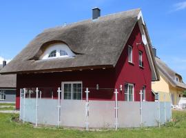 Holiday home Lotsenhaus at the Breetzer Bodden, Vieregge, vacation rental in Vieregge
