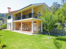 holiday home, Vale de Cambra - Rôge, hotel with parking in Vale de Cambra