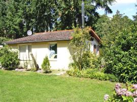 Ferienhaus Vieting direkt am Eldeufer in Parchim, Hotel mit Parkplatz in Parchim