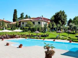 Hesse farm holiday Borgo Pinete – tani hotel w mieście Ponte a Cappiano