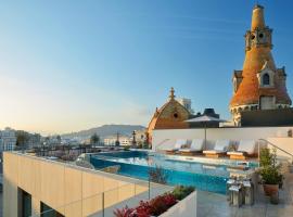 ME Barcelona, hotel with pools in Barcelona