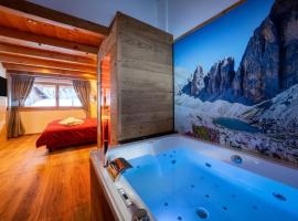 Luxury Chalet Orchidea -SPA Privata, khách sạn ở Canazei