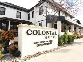 Colonial Hotel & Suites, hotel met parkeren in Grand Bend