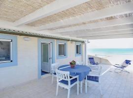 Stunning Apartment In Punta Braccetto Rg With Kitchen, hotel v destinaci Punta Braccetto