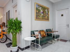 RedDoorz near Jalan Adi Sucipto Solo、にあるアディスマルモ国際空港 - SOCの周辺ホテル
