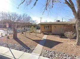 Warm and Welcoming 2BR close to UNM North Campus