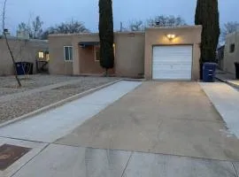 Amazing 2BR Home - Steps to UNM North Campus