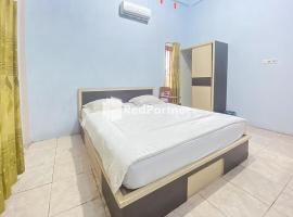 Homestay Tirtasari Pinrang City Center Mitra RedDoorz, hotel v destinaci Pinrang