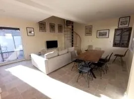 Maison spacieuse à Volvic avec vue sur la montagne