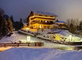 Bayern Resort Hotel - Adults only - mit Zugspitzblick - Eibsee-Nähe - Wellnessbereich - Naturpool im Sommer