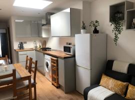 Modern apartment in Bexley - 25 minutes from central London, apartemen di Welling