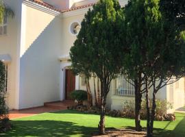 VILLA BONITA, bed and breakfast en Torremolinos