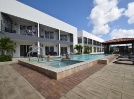 Arena Condos Aruba - few steps from Eagle Beach!, hotel Palm-Eagle Beachben