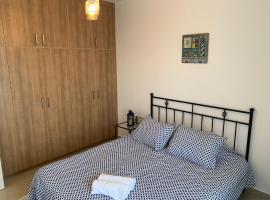 Comfortable One-Bedroom Apartment near the Sea and Casino Merit Park Sel 2-6, cheap hotel in Kyrenia
