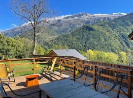Allemond - Restful 2 bed apartment for ski, cycle & family, hotel en Allemont