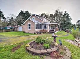 Updated Coos Bay Home about 2 Mi to Pacific Ocean
