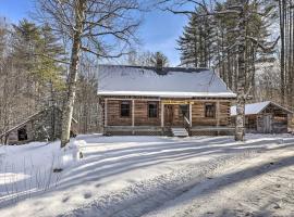 Black Bear Lodge A Rural White Mtns Retreat, hytte 