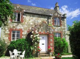 Spire Cottage, hotel with parking in Chichester