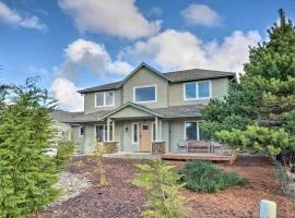 Spacious Bandon Getaway - 2 Blocks to Ocean!
