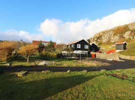 Unique Location - Bodanes - Hoydalar - 6 BR Villa, hotel di Tórshavn