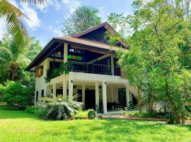 VillaVarin Ko Jum - Nature, Space & Luxury – hotel w mieście Koh Jum