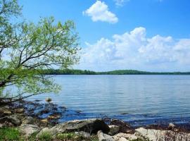 1Min to Percy Priest Lake 2 Masters Quiet Family Home, atostogų būstas mieste La Vernas