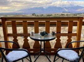 Apartment with beautiful view of High Tatras, hotel in Veľká Lomnica