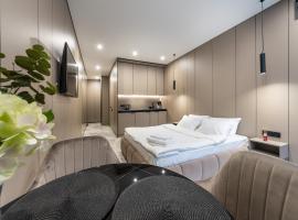 Апартаменти-студіо "Premium Lux Apartments French Quarter 2" з гідромасажною ванною чи з душем, budget hotel in Kyiv