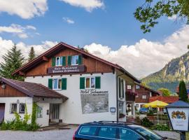Hotel Pension Schwansee: Schwangau şehrinde bir Oda ve Kahvaltı