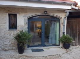 Gite du Cours St Mauris Authentique et moderne