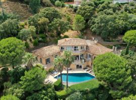Villa Darius Belle et grande villa, piscine, clim, vue mer Cavalaire sur Mer, maison de vacances à Cavalaire-sur-Mer