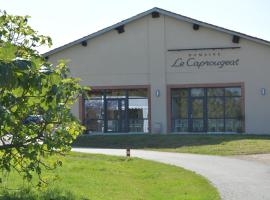 Domaine le Caprougeat, hotel con estacionamiento en Daux